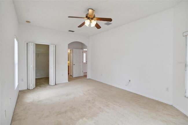 Building Photo - 325 Azincourt Ln