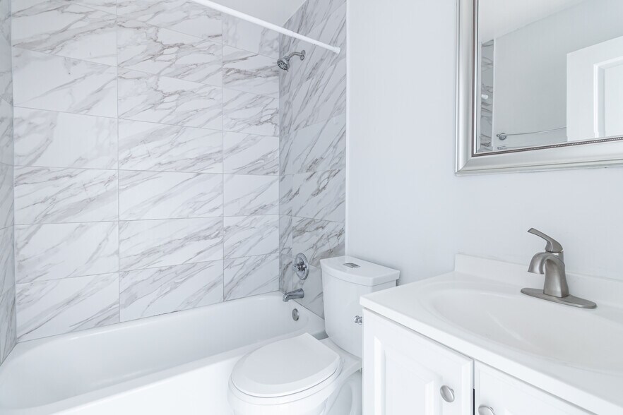 Building Photo - 655 W Grace St