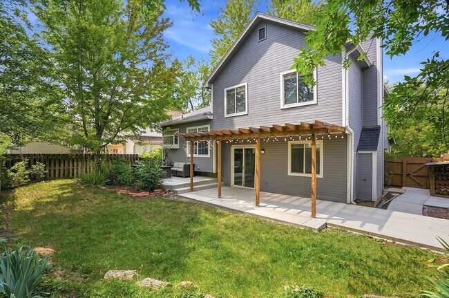 Building Photo - 3304 W 127th Ave