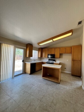 Building Photo - Nice Home in convenient location near ever...