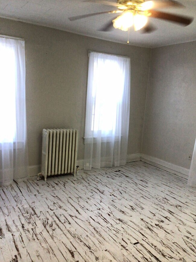 Building Photo - 520-522 Woodvale Ave