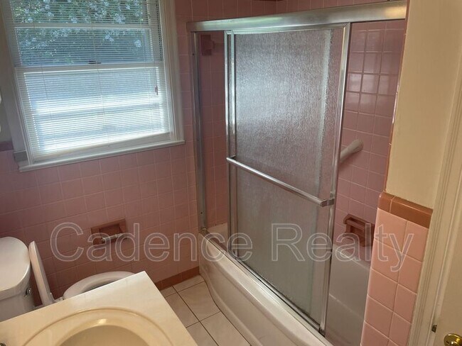 Building Photo - 224 Wood Dale Dr