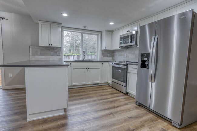 Building Photo - Spacious Camas Home Near Parks, Dining & Shopping