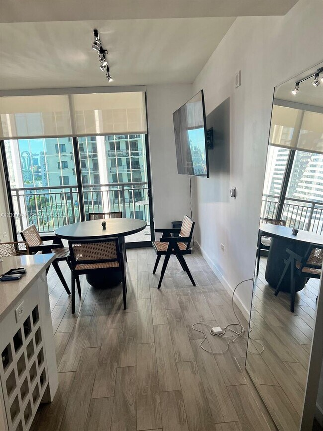 Building Photo - 999 SW 1st St