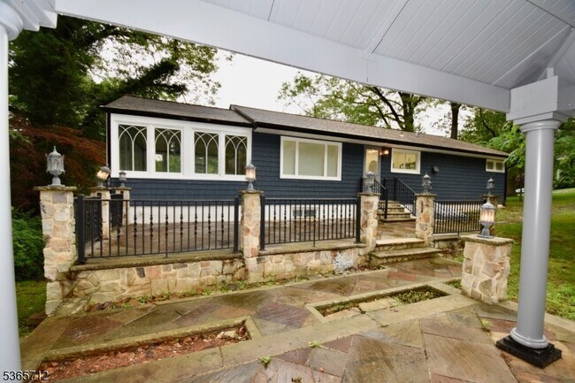 Building Photo - 53 Pine Grove Rd