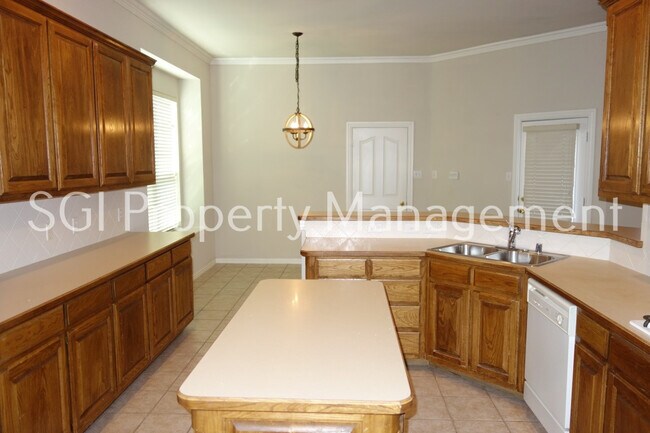 Building Photo - 6317 Day Spring Dr