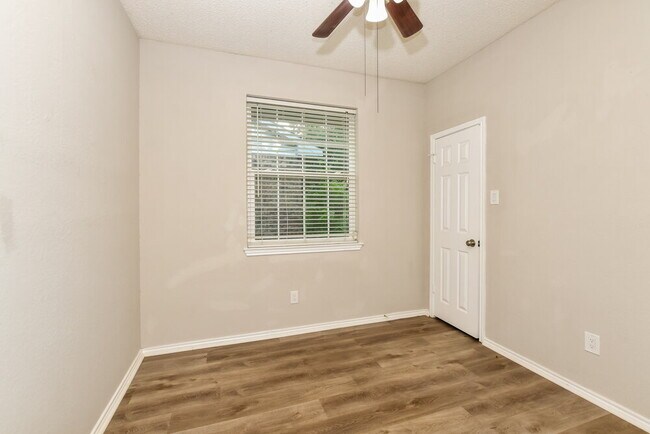 Building Photo - 426 Wheatridge Ave