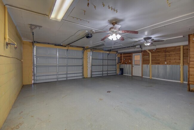 Building Photo - 2128 59th St
