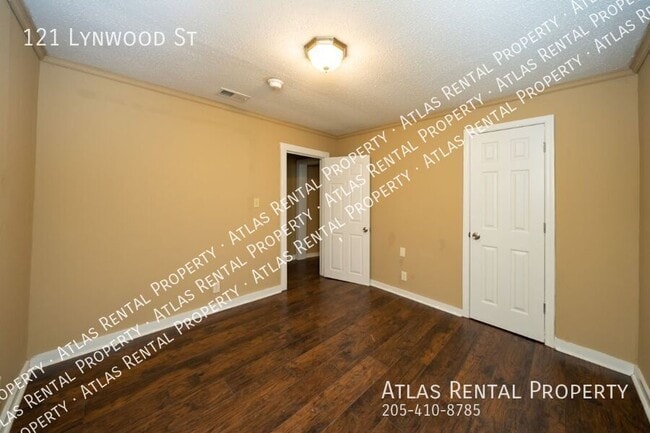 Building Photo - 121 Linwood St