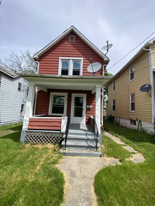 Building Photo - 285 Malleable St
