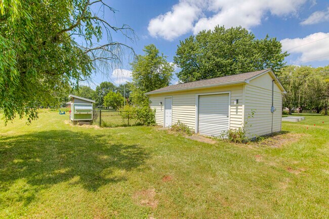 Building Photo - 3217 Dogwood Ln