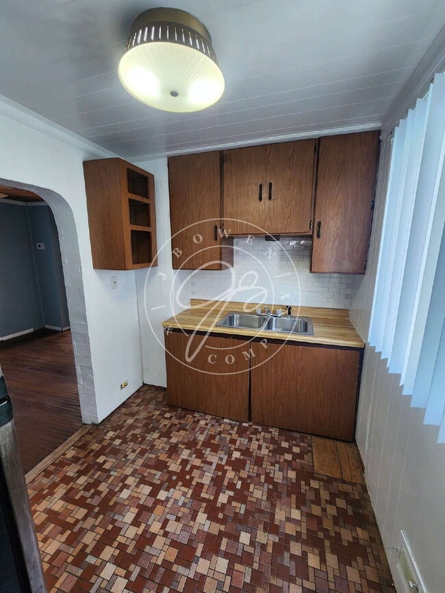 Building Photo - Must-See 2-Story, 2-Bedroom Home with Fenced Yard