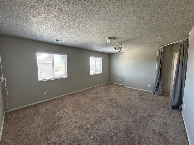 Building Photo - 8901 Eagle Hills Dr NW