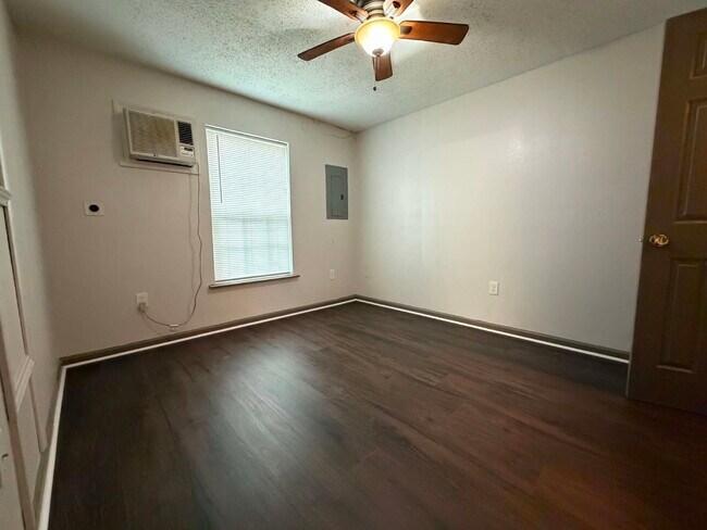 Building Photo - 3028 Avenue M