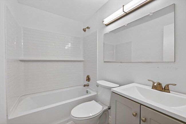 Building Photo - 501 Emil Ave