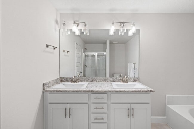 Building Photo - 692 NE Turtleback Trail