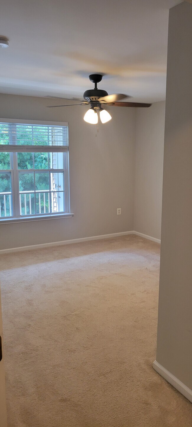 Building Photo - 802 Sunflower Way