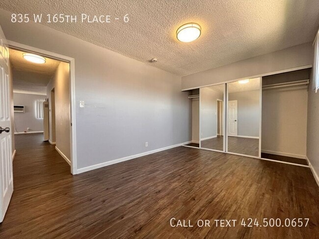 Building Photo - 835 W 165th Pl