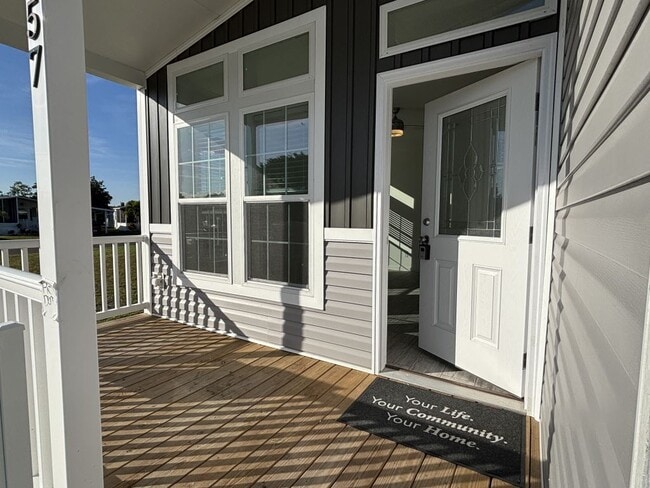 Building Photo - 557 Bimini Cay Cir