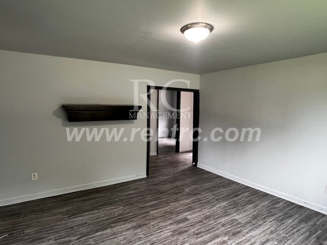 Building Photo - 410 Tenth-W