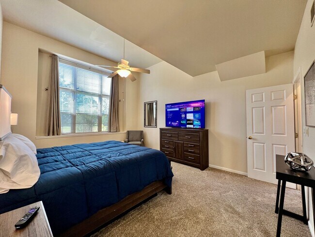 Building Photo - Large executive home in pool community Mason, Oh