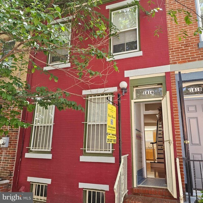 Building Photo - 1816 Montrose St