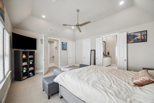 Building Photo - 4124 Willowbend Blvd