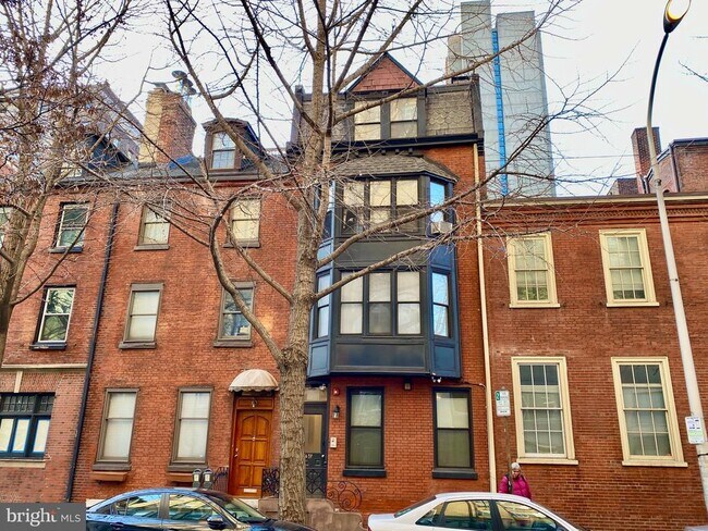 Building Photo - 1300 Spruce St