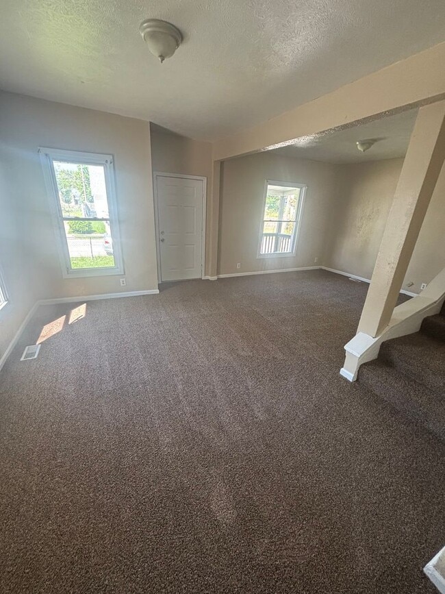 Building Photo - 4bd Single Cash Pay/Section 8