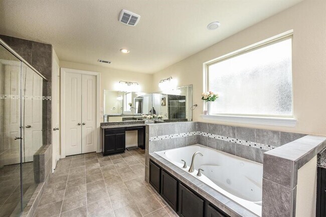 Building Photo - 13209 Dartmoor Terrace Dr