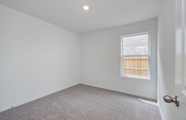 Building Photo - 3012 Dylan Skyland Dr