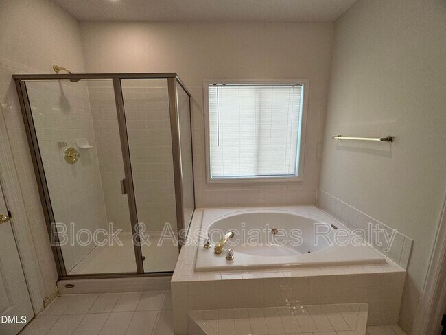 Building Photo - 111 Ayelsford Dr