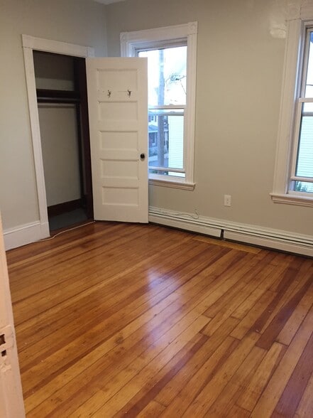 Building Photo - 1488 Hyde Park Ave