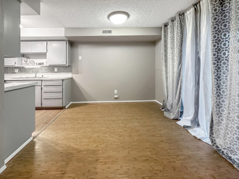 Building Photo - 405 NE 85th St