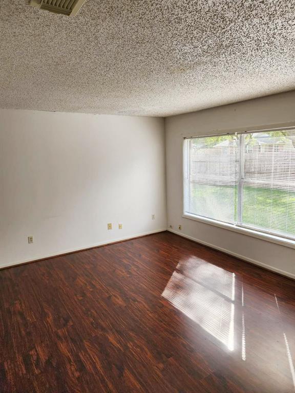 Building Photo - 2122 Braesmeadow Ln