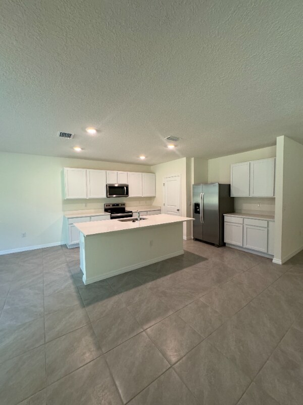 Building Photo - 176 Hickory Crse Trl