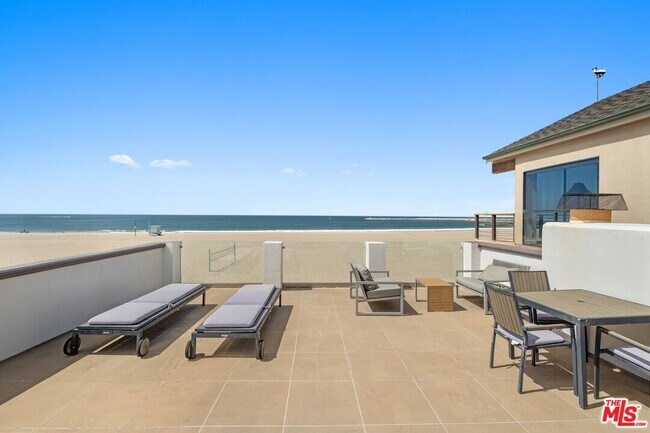 Building Photo - 6419 Ocean Front Walk