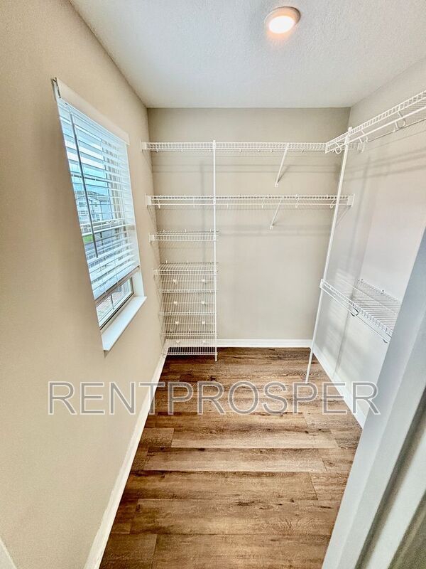 Building Photo - 1175 Flowing Tide Dr