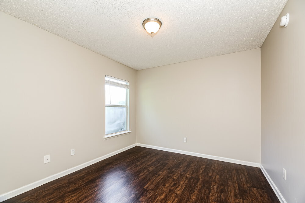 Building Photo - 14036 Crestwick Dr W