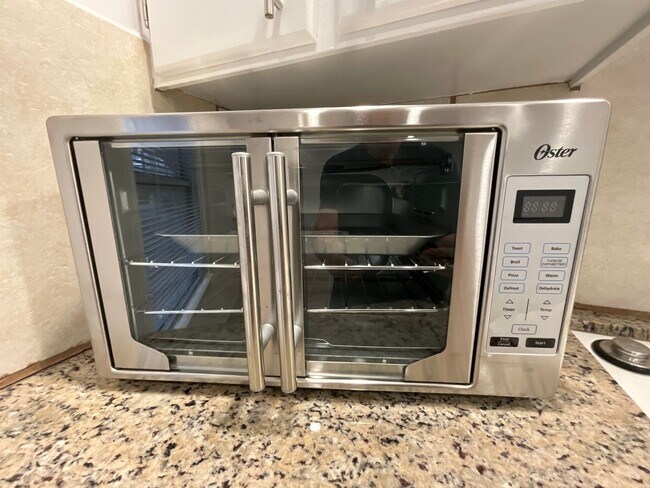 Building Photo - Studio Apartment -Open House  Tuesday and Thursday at 5pm