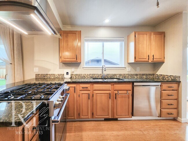 Building Photo - Modern Elegance Meets Tranquil Lakeside Living On Osprey Circle