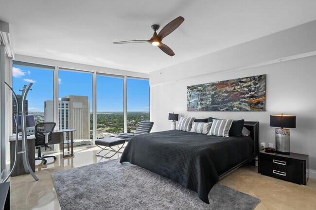 Building Photo - 333 Las Olas Way