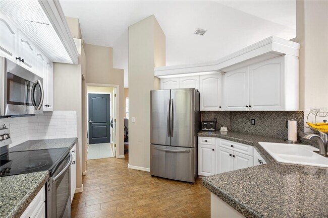 Building Photo - 5828 Sandy Pointe Dr