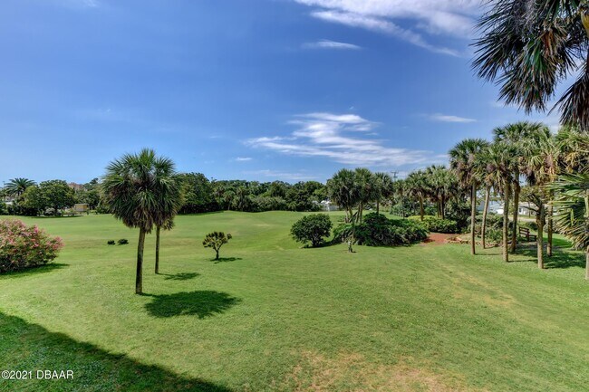 Building Photo - 1 Oceans W Blvd