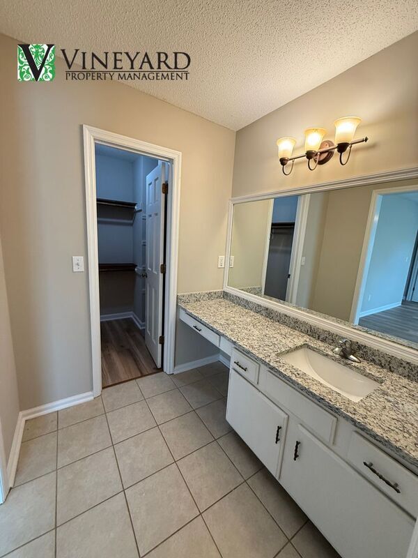 Building Photo - 6055 Sand Wedge Cir