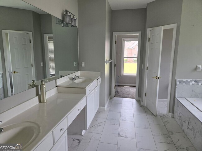 Building Photo - 3635 Hickory Branch Trail
