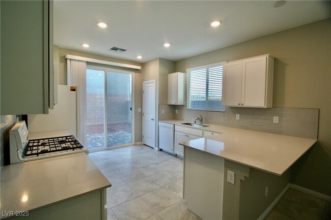 Building Photo - 4275 Tarim St