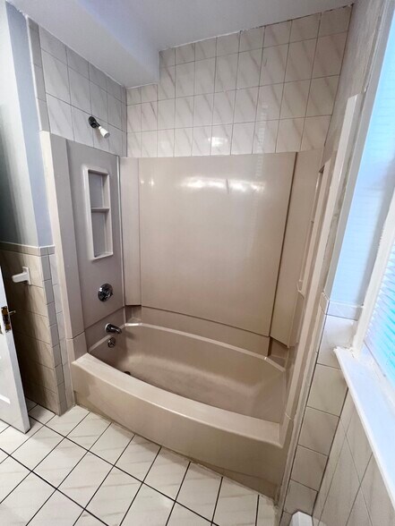 Building Photo - 532 High St