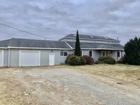 Building Photo - 756 Stream Rd