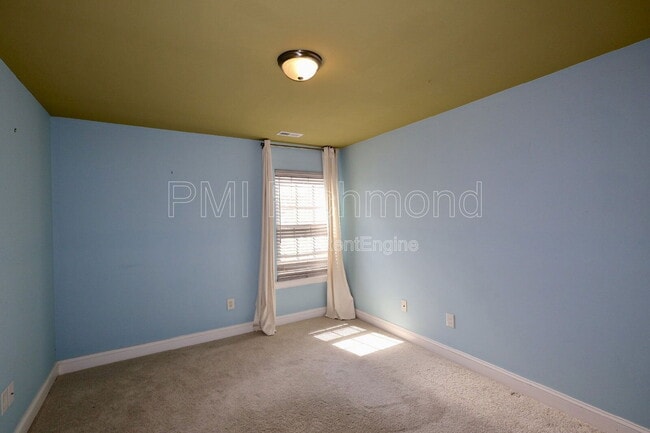 Building Photo - 6924 Swanhaven Dr